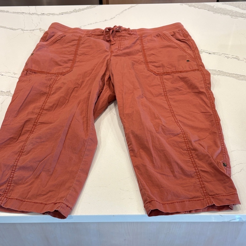 Natural Reflections Women's Rust Capris